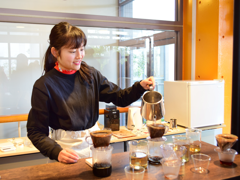 キャンパス内にカフェをプレオープン