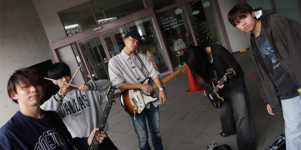 軽音楽部ライブ
