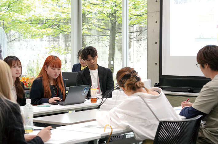 新郎新婦と打ち合わせ