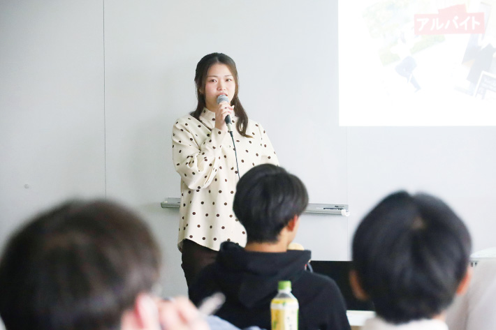 卒業生・4年生とのワークショップ