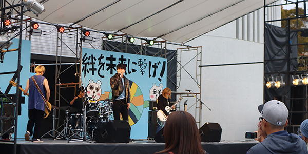 軽音楽部ライブ