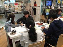 2017年度上田ゼミ　社会共創プログラム　店舗内スタジオで企画を練る