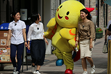 「学生ガイドと巡るひょうごのまち歩き」　県の広報番組に学生が出演のサムネイル