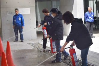 国際交流施設　学生寮で防火訓練・清掃教育が実施されましたのサムネイル