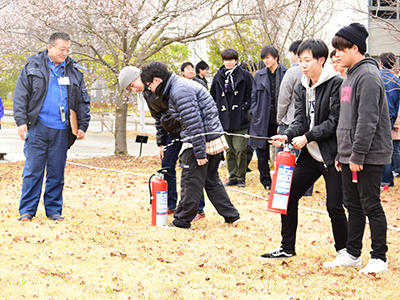 学生対象 防災訓練を実施しましたのサムネイル