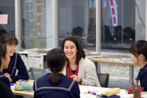留学生が語る母国の『教育システム』『文化』に、高校生は驚きの連続！？