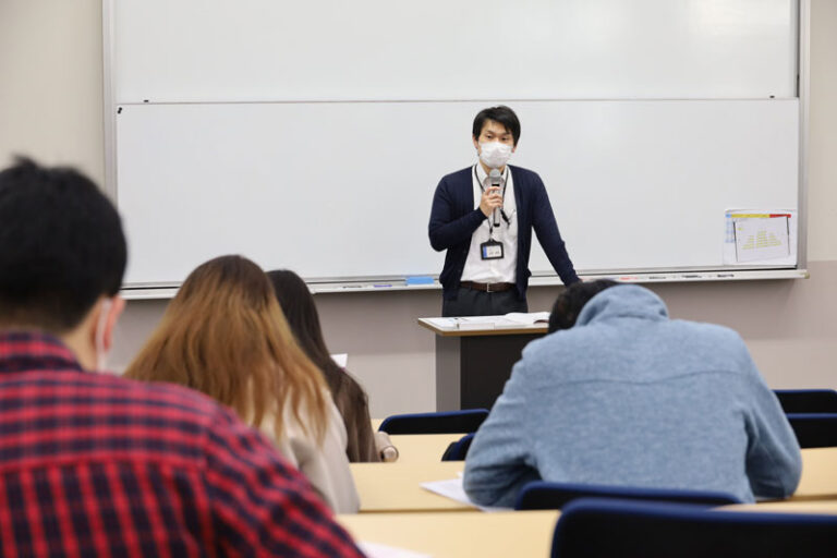 学びをさらに深めたい。大学院を目指す学生が『大学院進学説明会』に参加のサムネイル