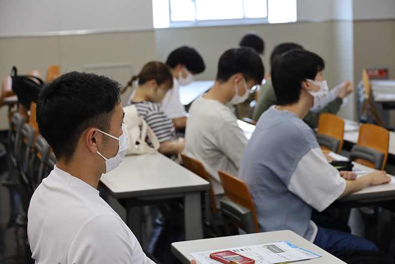 受講する学生の様子