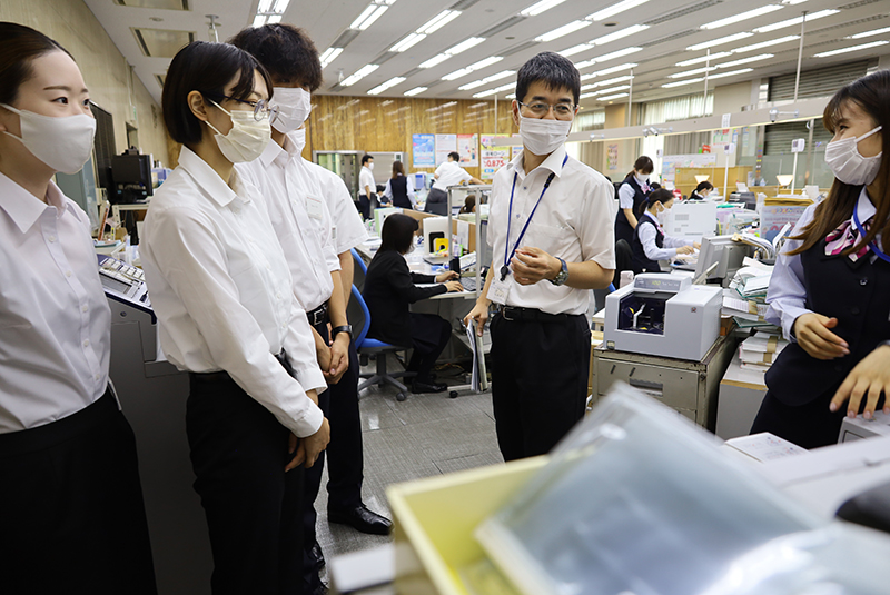 日新信用金庫