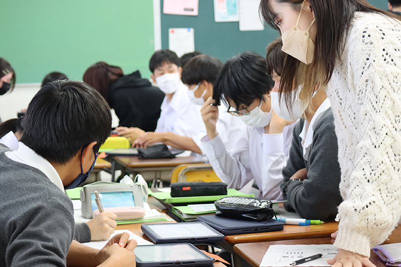 高校生の授業をサポート