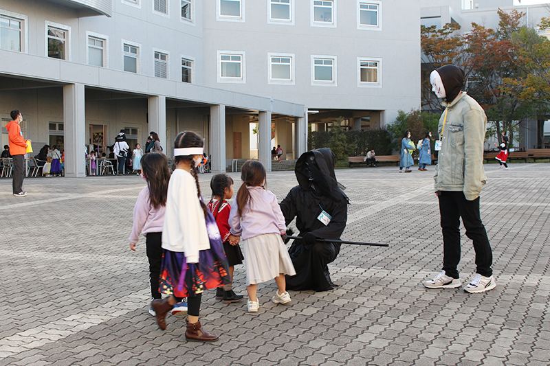 子どもたちと学生