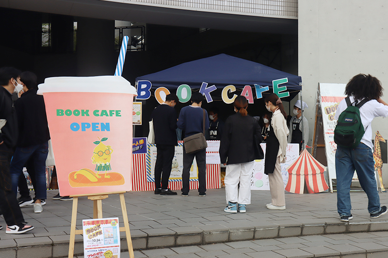 Book Cafe 図書館との取り組み