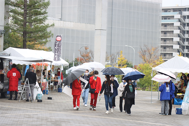 雨の学園祭