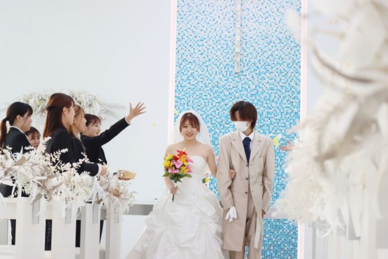 ホテル・ブライダルコースの学生たちが、本物のチャペルで模擬結婚式を挙行のサムネイル