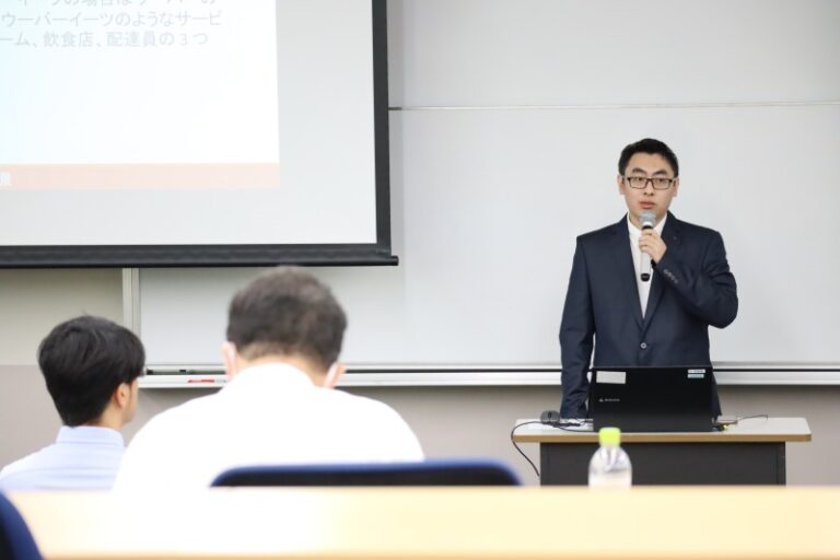 大学院修士課程の留学生が『大学院公聴会』で研究論文を発表のサムネイル