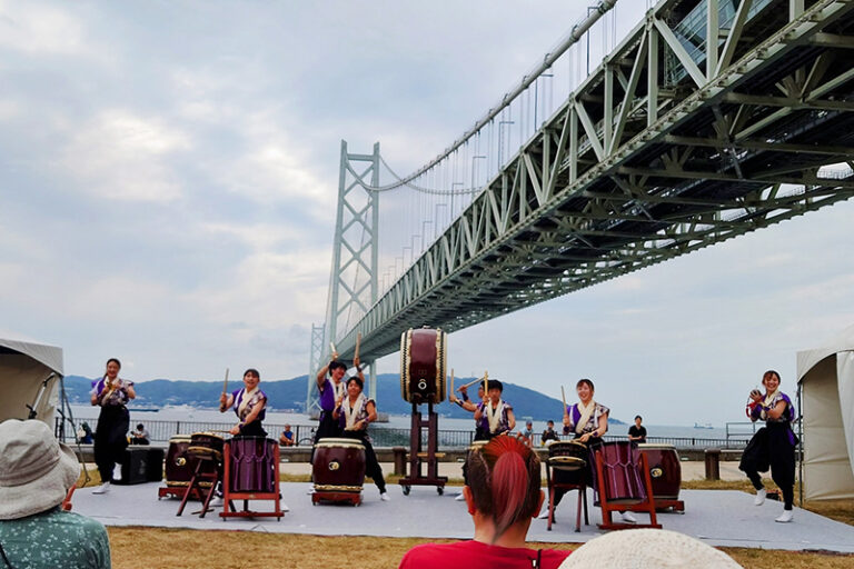 会場が湧いた！ 和太鼓部が『うみかぜ音楽祭2023×健チャレMEETS』で演奏のサムネイル