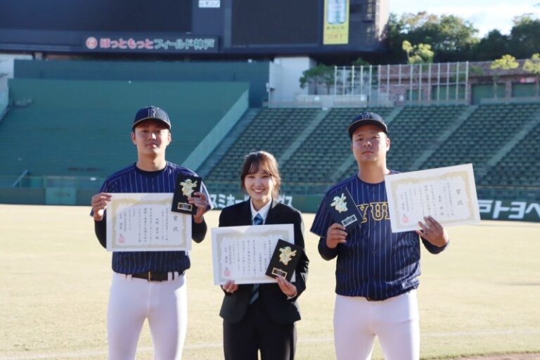 硬式野球部3名が『秋季リーグ戦』の表彰選手に選出！のサムネイル