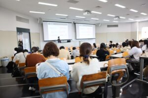 毎年恒例の『授業公開デイ』を実施。保護者の方が授業と学生の日常を体験！