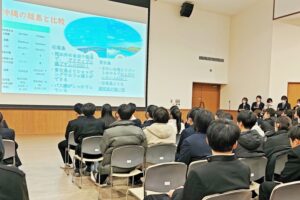 商学部・清水教授と人間社会学部・山川准教授が、神戸鈴蘭台高校で『出張講義』