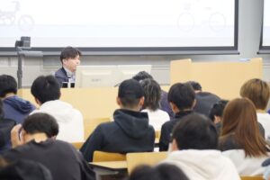 自動車・バイク・自転車通学の学生は受講必須！ 『通学許可説明会』で注意喚起