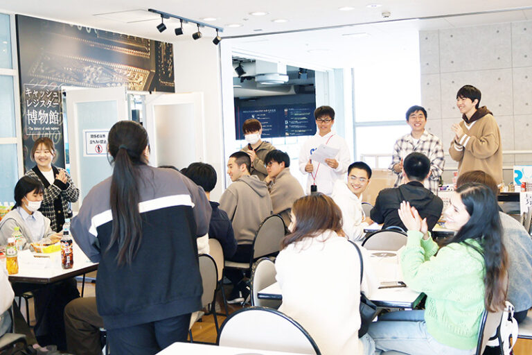 初めての“一人暮らし”に安心感を。ゲームやクイズで盛り上がった『下宿交流会』!のサムネイル