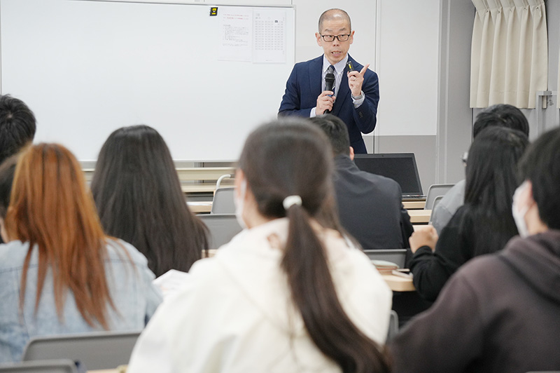 説明をする講師の香川氏