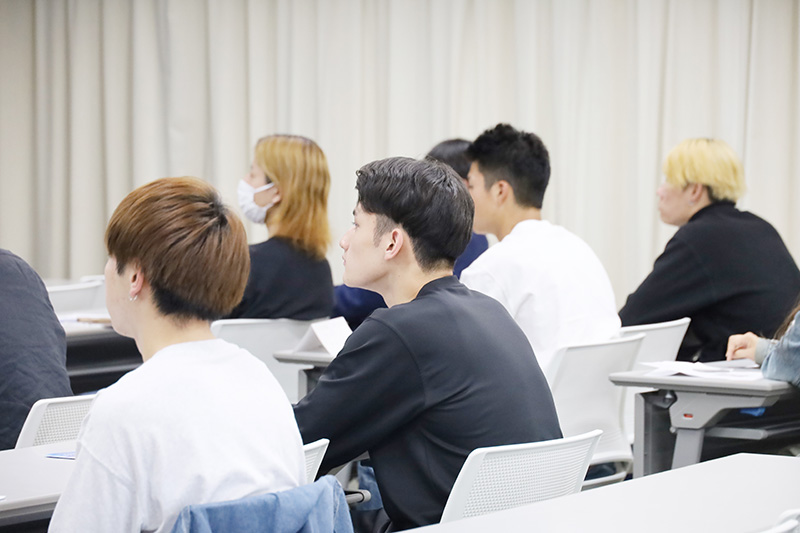公安職を目指す学生