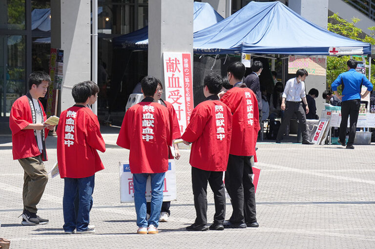 キャンパスからつなぐ命のリレー。『春の献血』に多くの学生・教職員が参加のサムネイル