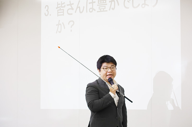経済学科・亀井大樹講師