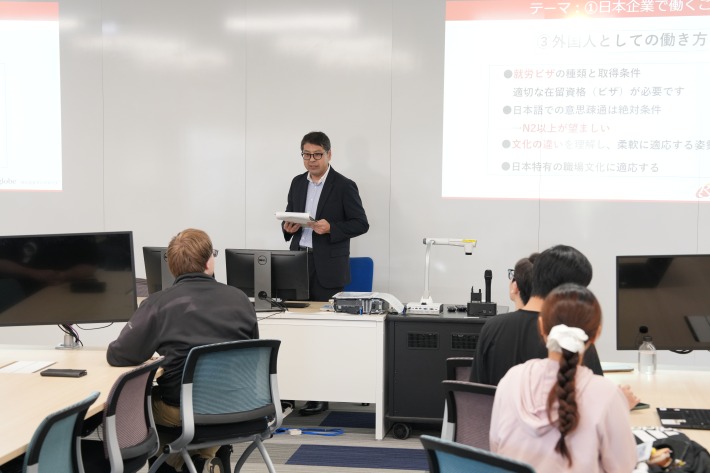 日本企業での外国人社員の働き方とは