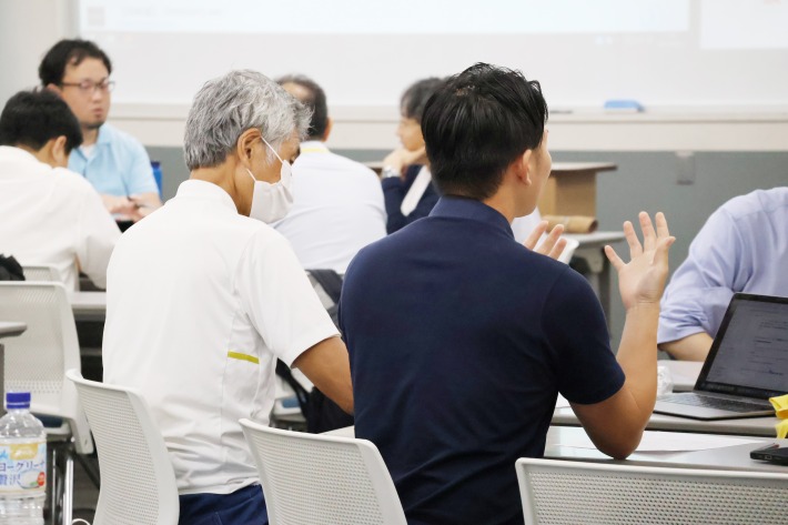 個人ワークおよびグループディスカッション
