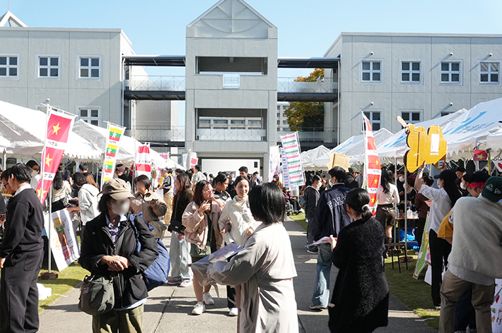 さまざまな企画・展示を展開1
