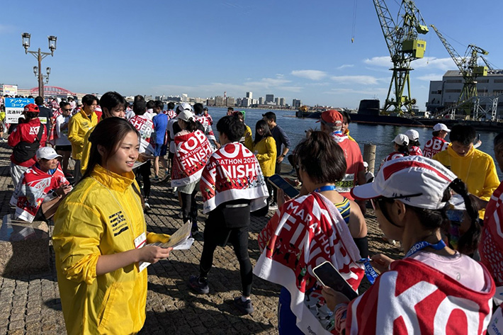 『神戸マラソン2025』で本学学生が活躍！調査・ボランティアで地域に貢献のサムネイル
