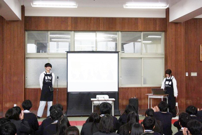 学生課外活動団体“Libro”が高校との連携活動を展開3