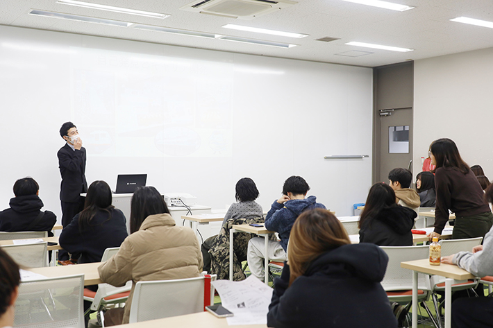 卒業生・4年生とのワークショップ3