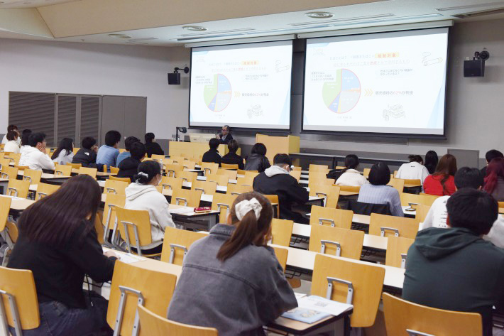 受動喫煙のリスクについて学ぶ　新入生オリエンテーションで講話のサムネイル