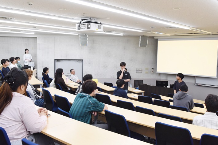 留学帰国報告会を実施 ―ニュージーランド留学の成果報告―のサムネイル