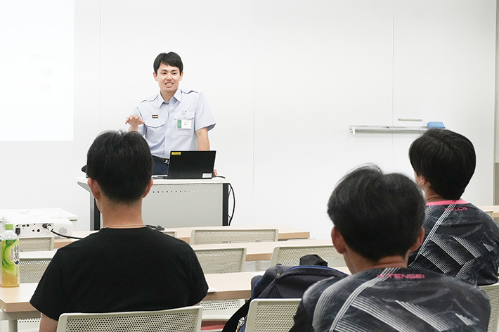 神戸市消防局の現職職員による実務者講義を実施業務内容や働き方を学ぶ『公務員特別演習Ⅱ・Ⅳ(公安職)』のサムネイル
