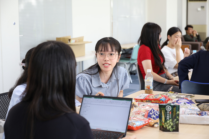 “買う場所”から“誰かに伝えたくなる場所”へ学生が考える未来のお菓子売場のサムネイル