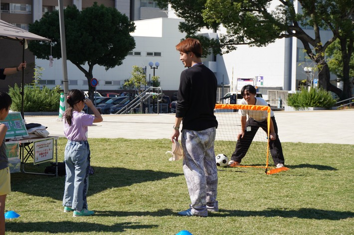 【人間健康学科】青山ゼミが「のびのびプレイランド in 東遊園地」でユニバーサルスポーツ体験ブースを運営のサムネイル