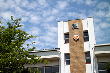 淡路市旧仁井小学校跡 (現日本グローバルアカデミー)